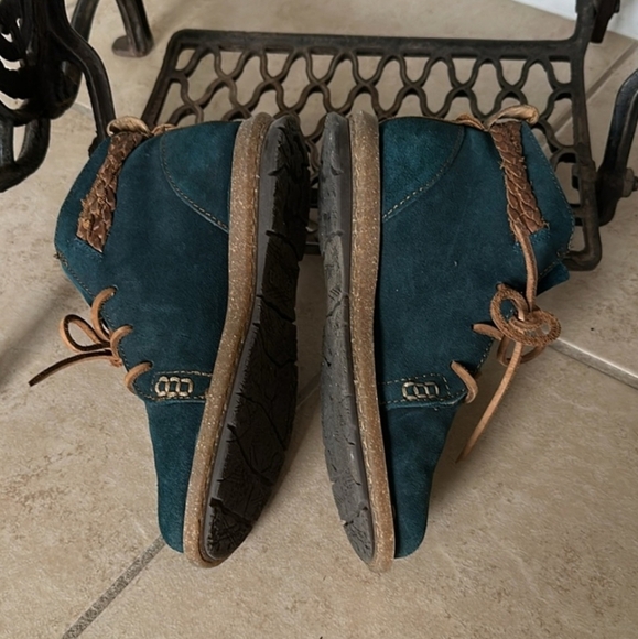 Born Temple II Boot Women's 9 Turquoise Lace Up Suede Short Heel Bootie - Picture 5 of 7